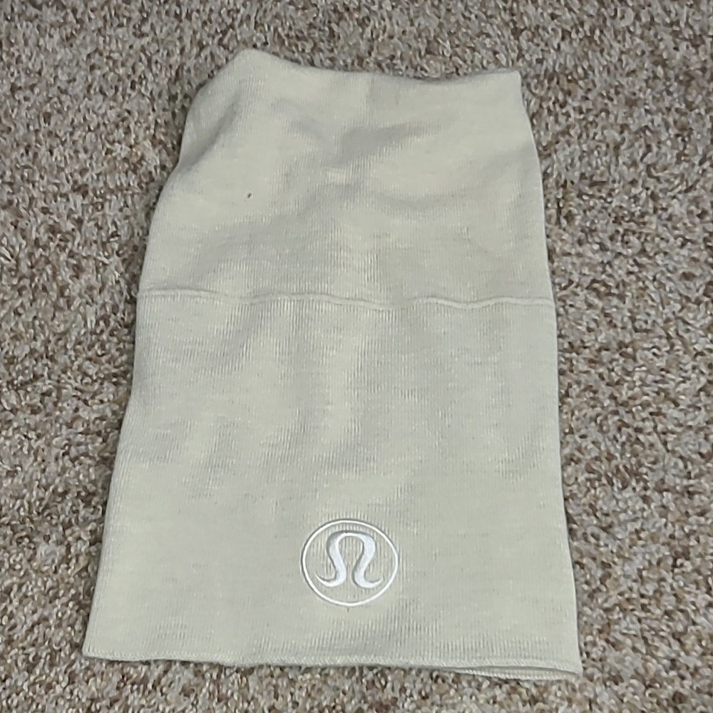 lululemon athletica Cream Knit Beanie - Picture 2 of 12